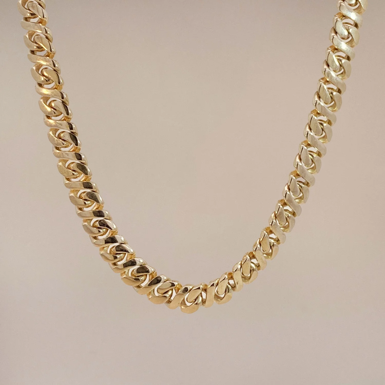 Vintage Figure Eight Chain Necklace