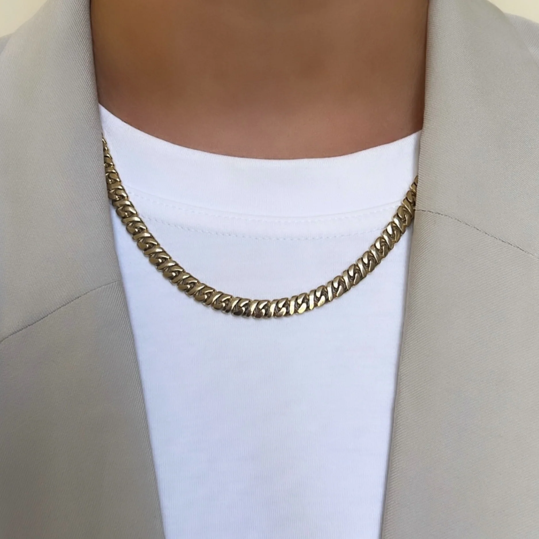 Vintage Figure Eight Chain Necklace - Image 2